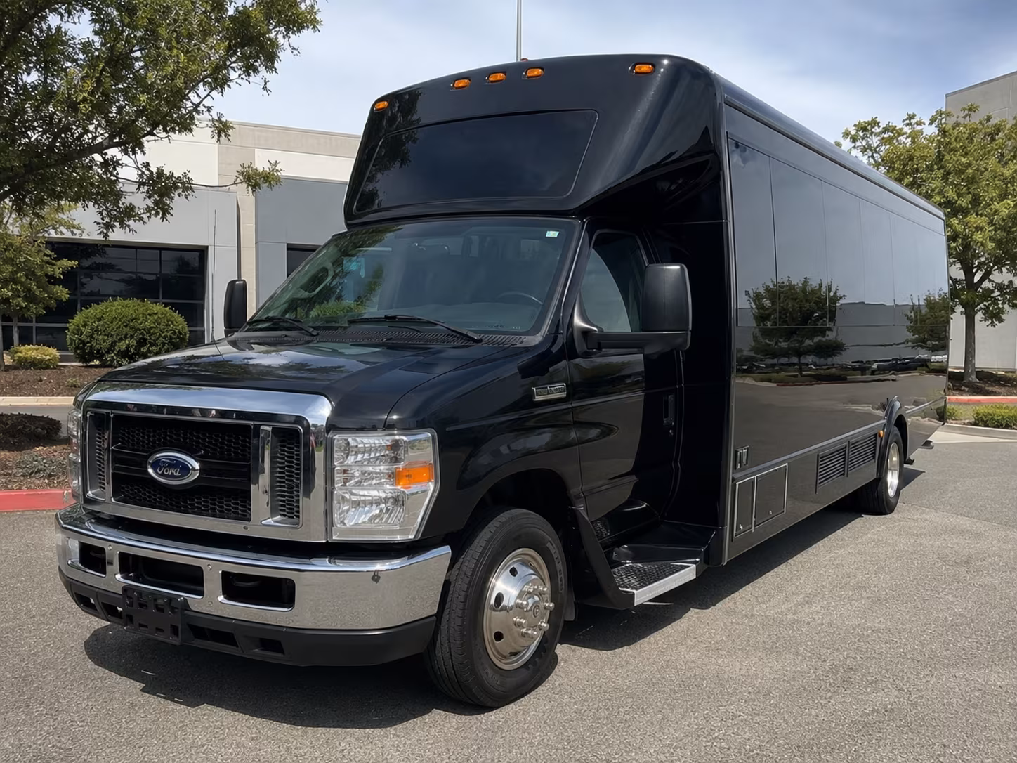 Tucson Wedding Transportation party bus exterior